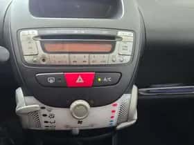 Peugeot 107 (2013) thumbnail 11