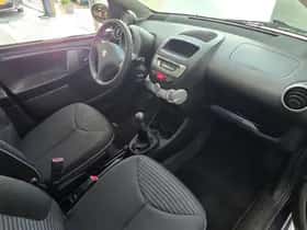 Peugeot 107 (2013) thumbnail 9