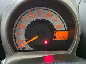 Toyota Aygo (2010) thumbnail 11
