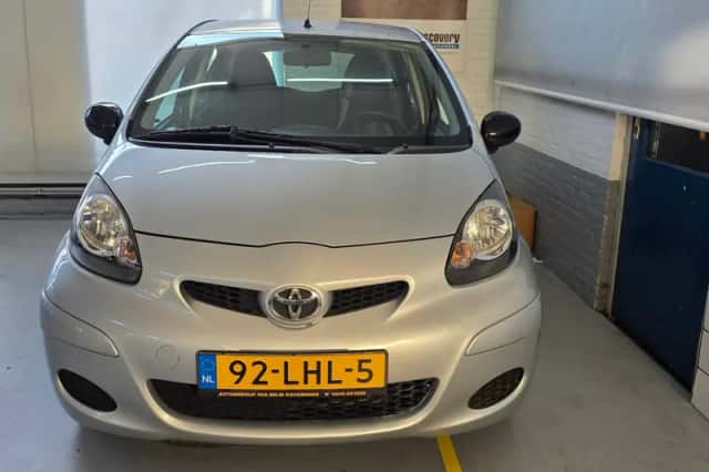 Toyota Aygo (2010) thumbnail 3