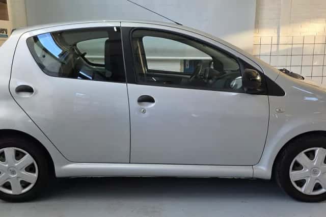 Toyota Aygo (2010) thumbnail 4