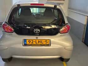 Toyota Aygo (2010) thumbnail 6