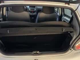 Toyota Aygo (2010) thumbnail 7