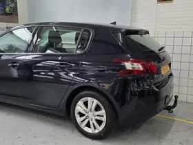 Peugeot 308 (2015) thumbnail 2