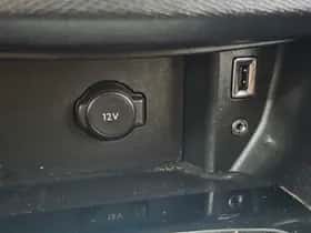 Peugeot 308 (2015) thumbnail 13