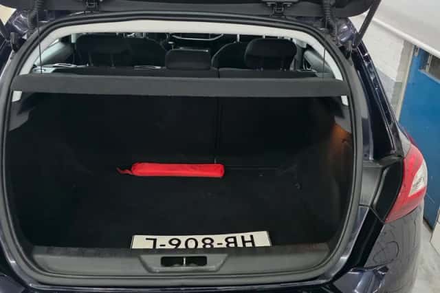 Peugeot 308 (2015) thumbnail 5