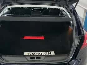 Peugeot 308 (2015) thumbnail 5