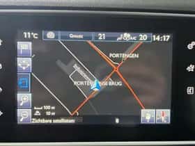 Peugeot 308 (2015) thumbnail 9