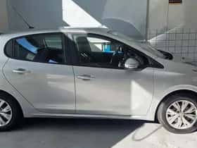 Peugeot 208 (2012) thumbnail 2