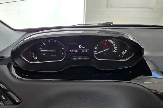 Peugeot 208 (2012) thumbnail 12