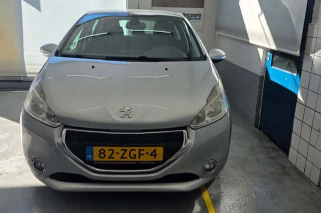 Peugeot 208 (2012) thumbnail 3