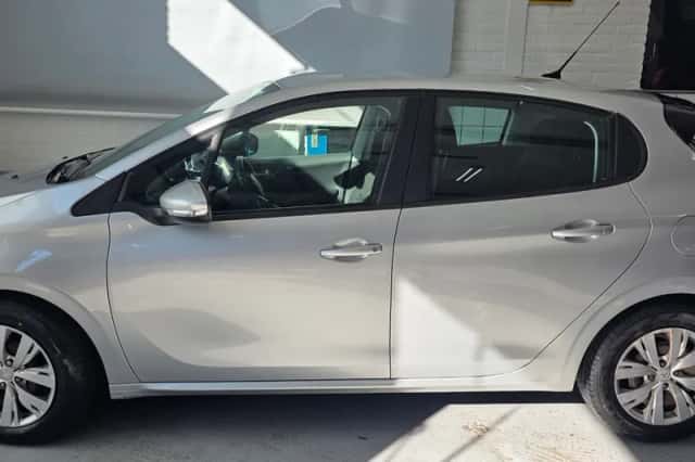 Peugeot 208 (2012) thumbnail 5