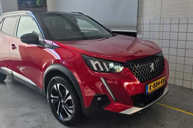 Peugeot 2008 (2021) thumbnail 1