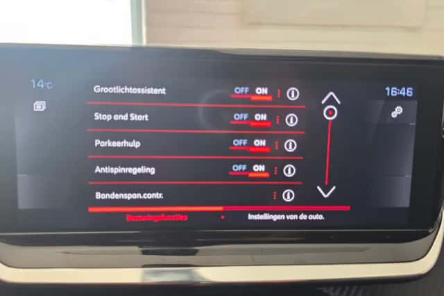 Peugeot 2008 (2021) thumbnail 12