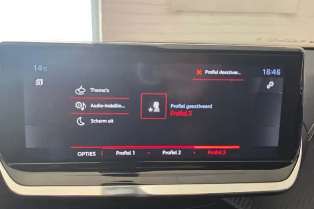 Peugeot 2008 (2021) thumbnail 13