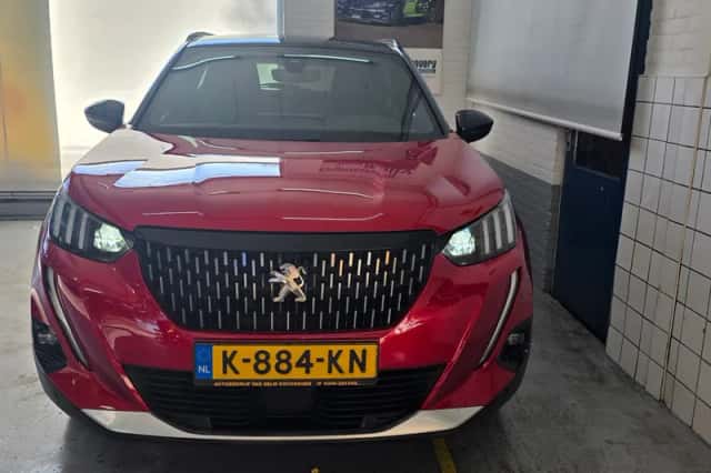 Peugeot 2008 (2021) thumbnail 3