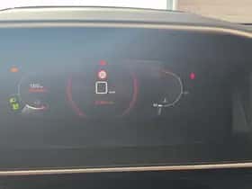Peugeot 2008 (2021) thumbnail 10