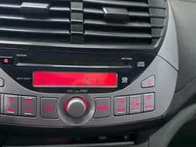 Suzuki Alto (2010) thumbnail 11