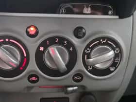 Suzuki Alto (2010) thumbnail 13