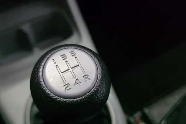 Suzuki Alto (2010) thumbnail 14