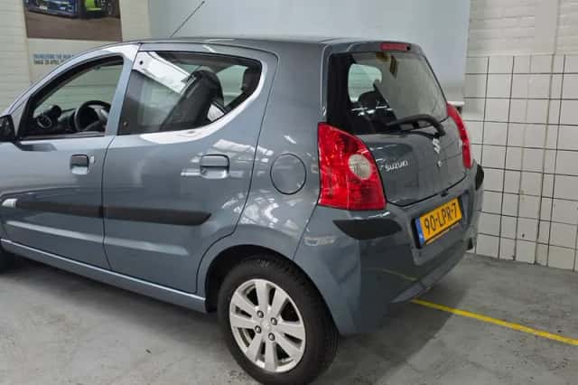 Suzuki Alto (2010) thumbnail 4