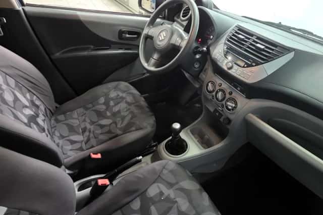 Suzuki Alto (2010) thumbnail 8