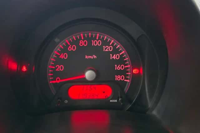 Suzuki Alto (2010) thumbnail 10