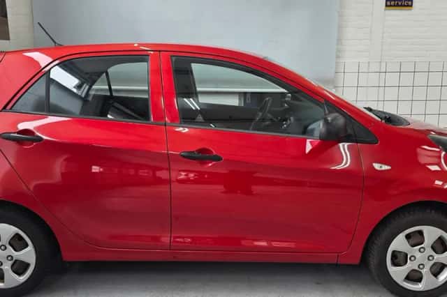 Kia Picanto (2011) thumbnail 2