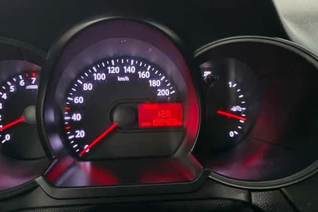Kia Picanto (2011) thumbnail 11