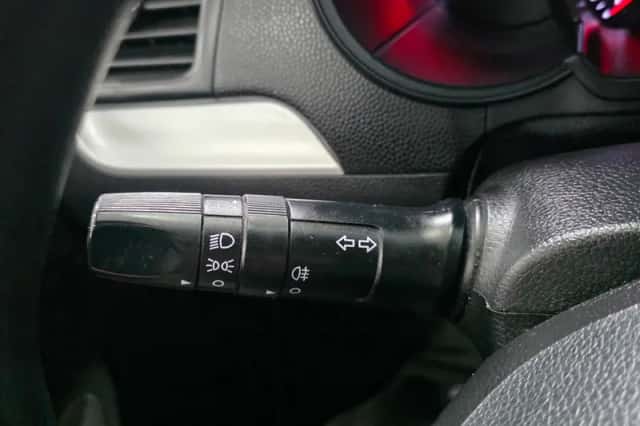 Kia Picanto (2011) thumbnail 14