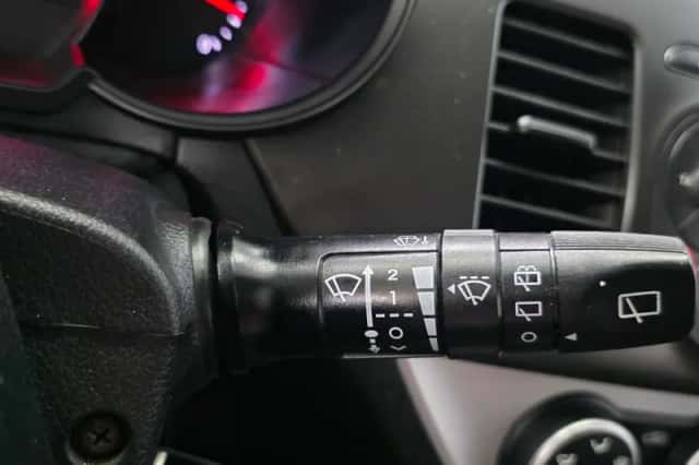 Kia Picanto (2011) thumbnail 15