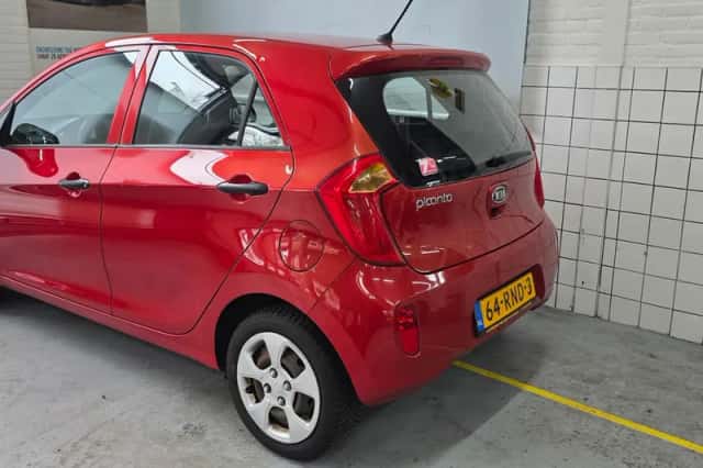 Kia Picanto (2011) thumbnail 4