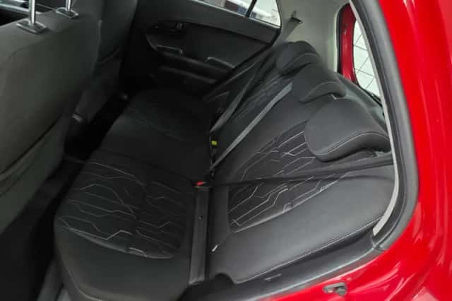 Kia Picanto (2011) thumbnail 9