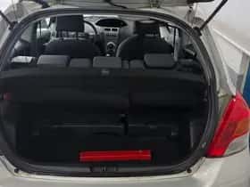 Toyota Yaris (2009) thumbnail 7