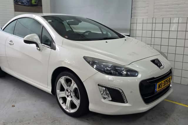 Peugeot 308 (2013) thumbnail 1