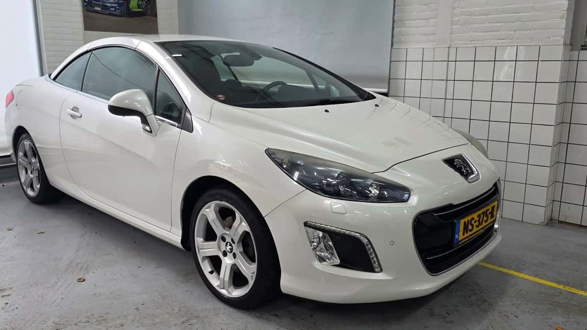 Peugeot 308 (2013) — foto 1