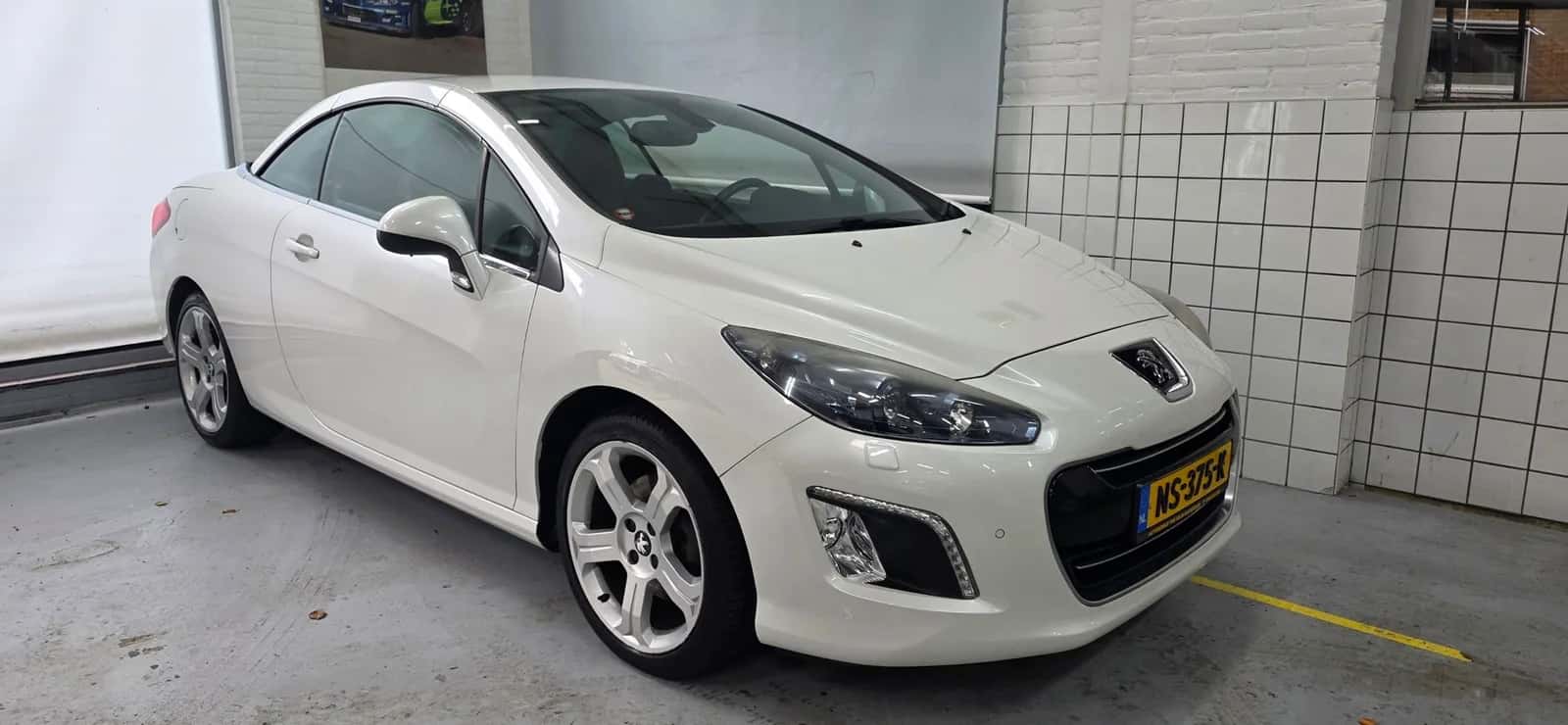 Peugeot 308 (2013) — foto 1