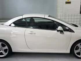 Peugeot 308 (2013) thumbnail 2