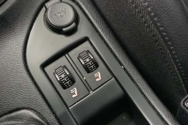 Peugeot 308 (2013) thumbnail 12