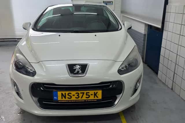 Peugeot 308 (2013) thumbnail 3