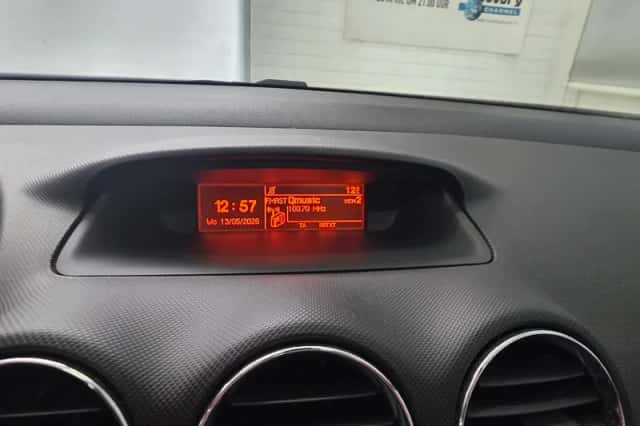 Peugeot 308 (2013) thumbnail 21