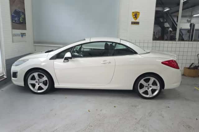 Peugeot 308 (2013) thumbnail 9