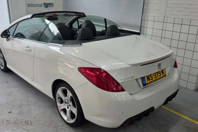 Peugeot 308 (2013) thumbnail 10