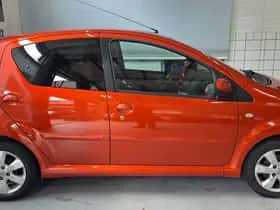 Toyota Aygo (2013) thumbnail 2