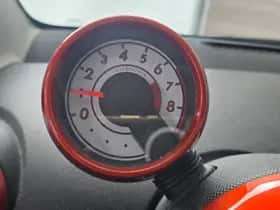 Toyota Aygo (2013) thumbnail 12
