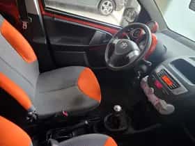 Toyota Aygo (2013) thumbnail 8
