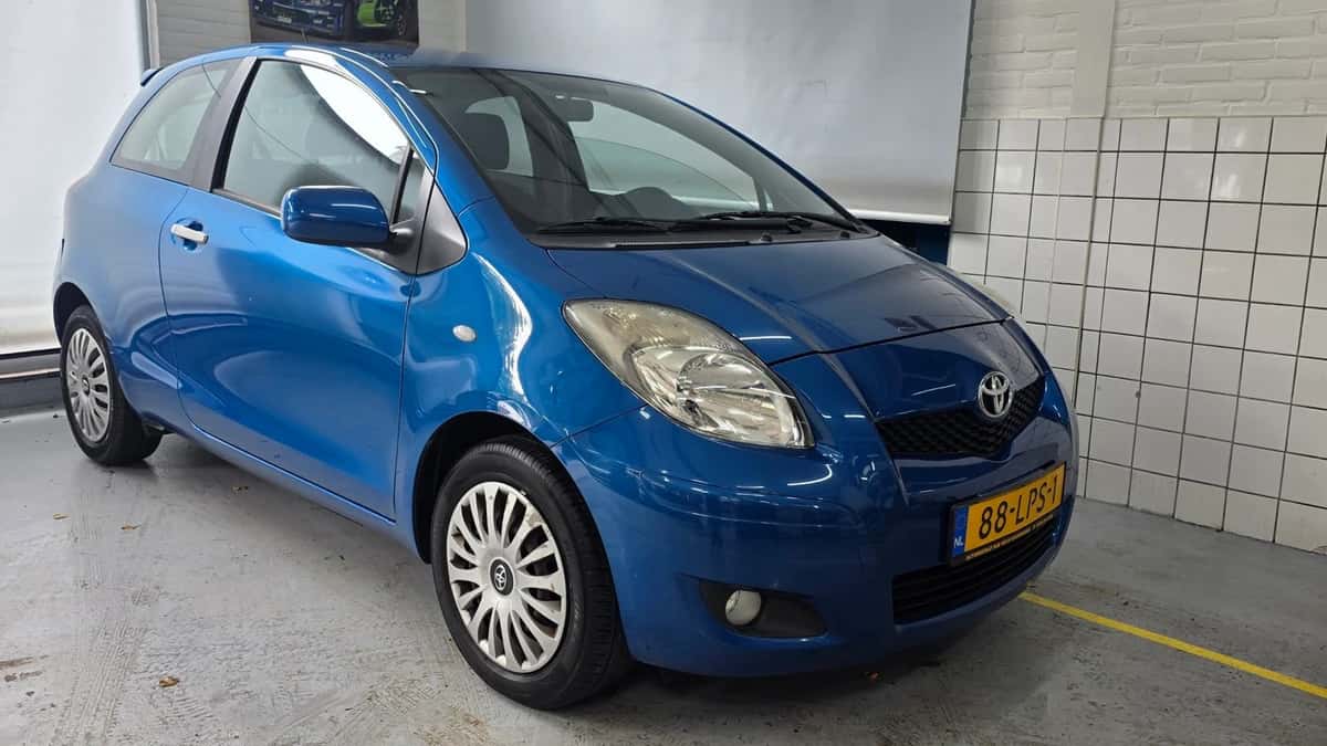 Toyota Yaris (2010) — foto 1