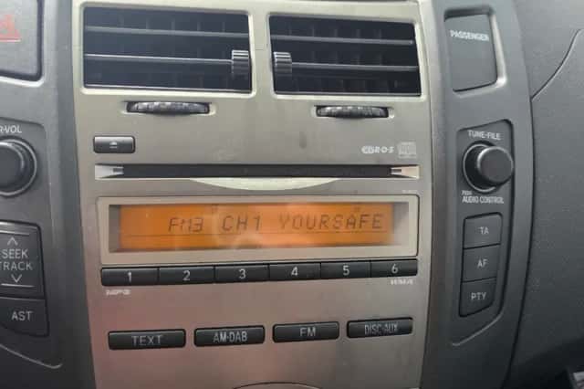 Toyota Yaris (2010) thumbnail 11
