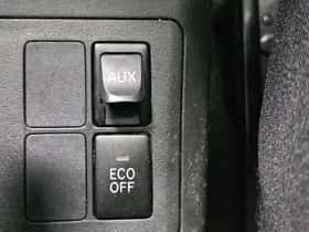 Toyota Yaris (2010) thumbnail 13