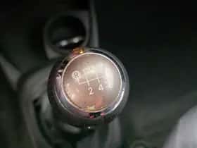 Toyota Yaris (2010) thumbnail 14
